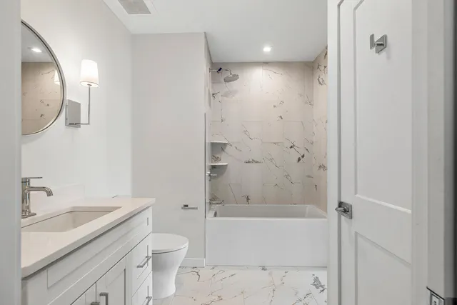 $889,000 | 267 Highway 1, Unit 305, Falmouth, ME 04105