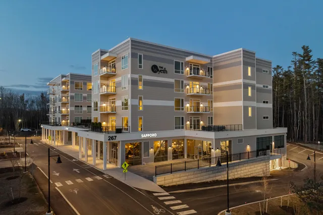 $889,000 | 267 Highway 1, Unit 305, Falmouth, ME 04105