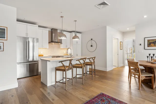 $889,000 | 267 Highway 1, Unit 305, Falmouth, ME 04105