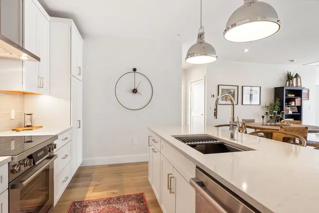 $889,000 | 267 Highway 1, Unit 305, Falmouth, ME 04105