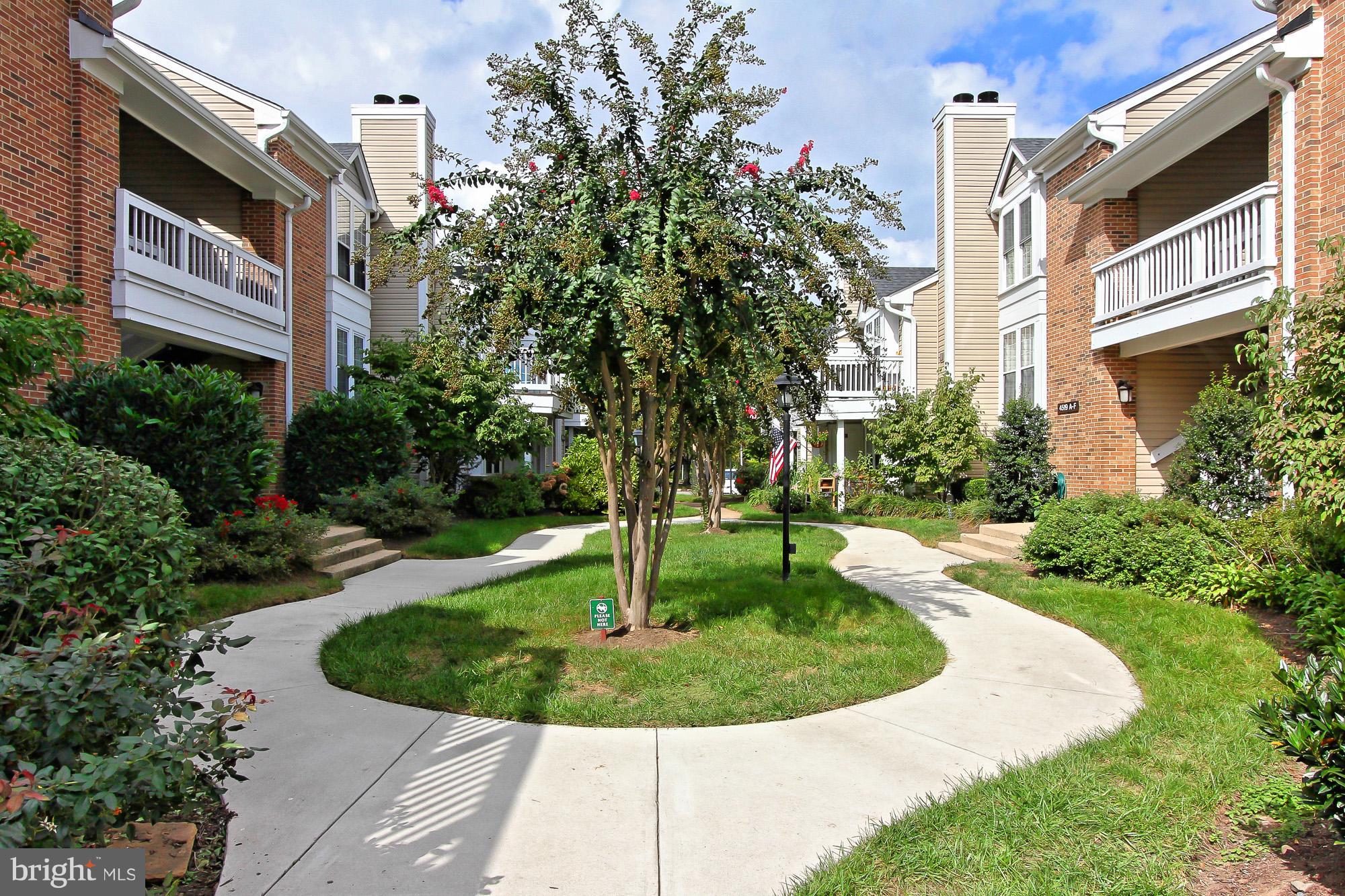 4525 28th Road South, Unit F Arlington, VA 22206 - Photo 1 of 24 Exterior (Front)