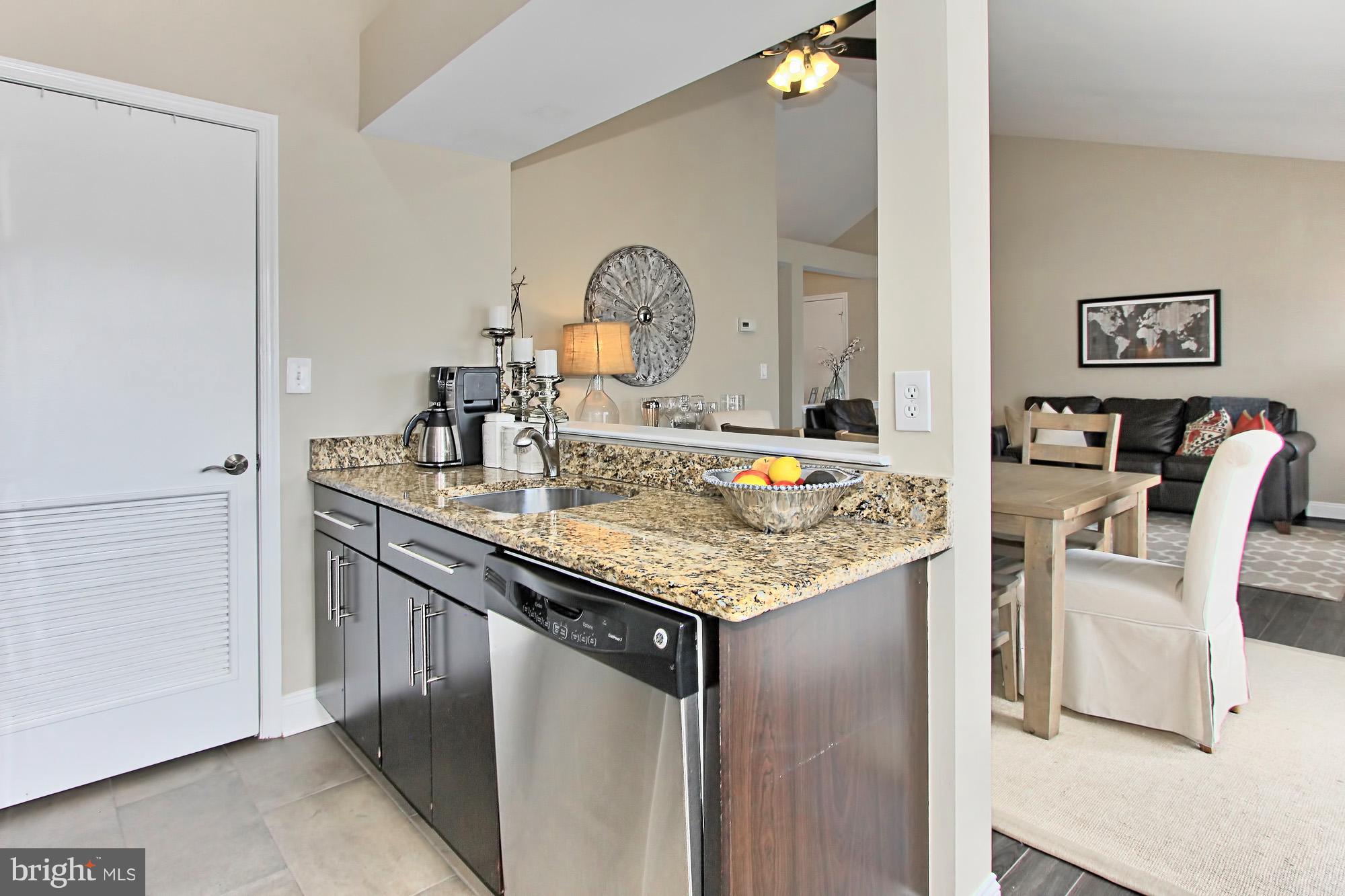 4525 28th Road South, Unit F Arlington, VA 22206 - Photo 15 of 24 Kitchen
