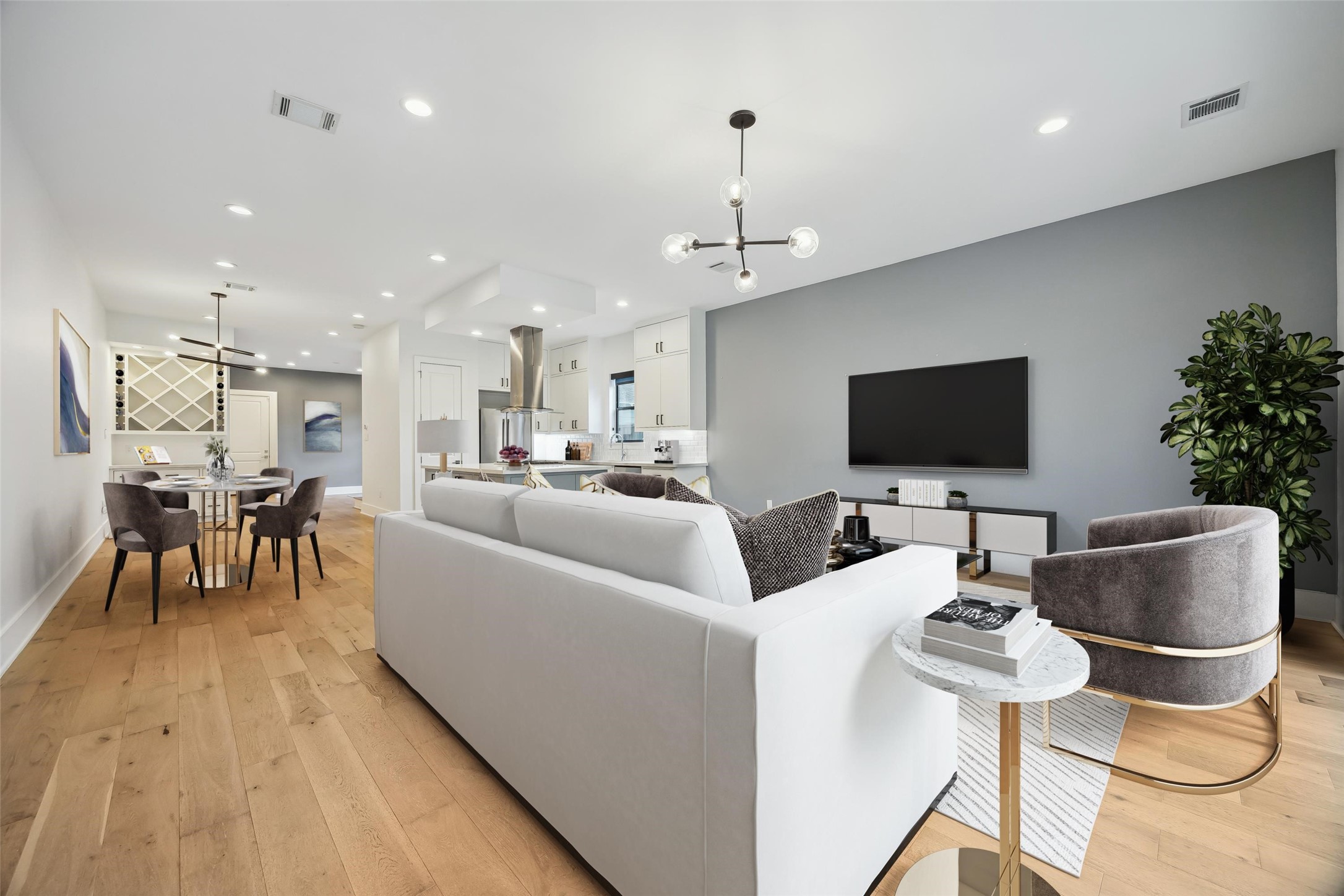 823 Aurora Street Houston, TX 77009 - Photo 3 of 23 Virtually staged first floor