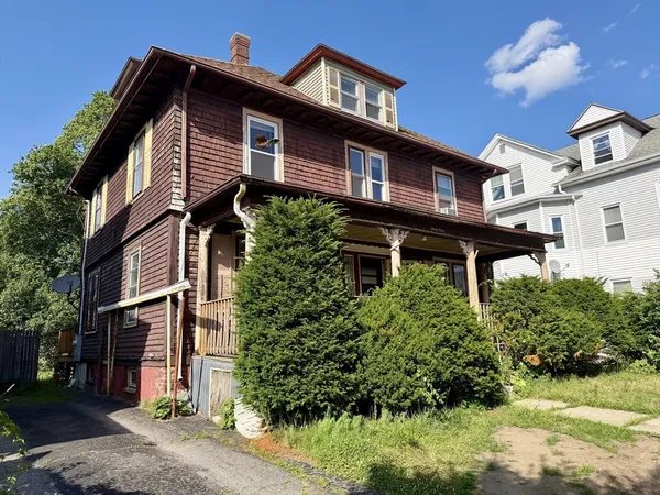 $429,000 | 31 Stoneland Road, Worcester, MA 01603