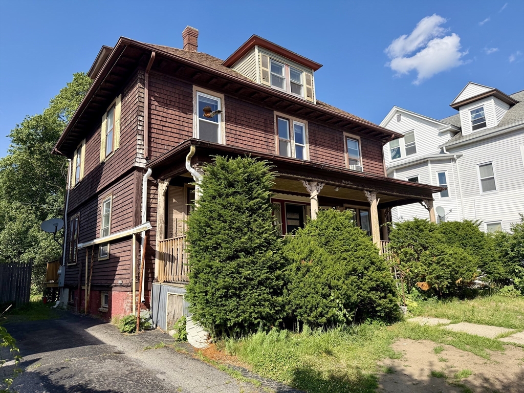 31 Stoneland Road Worcester, MA 01603 - Photo 1 of 33