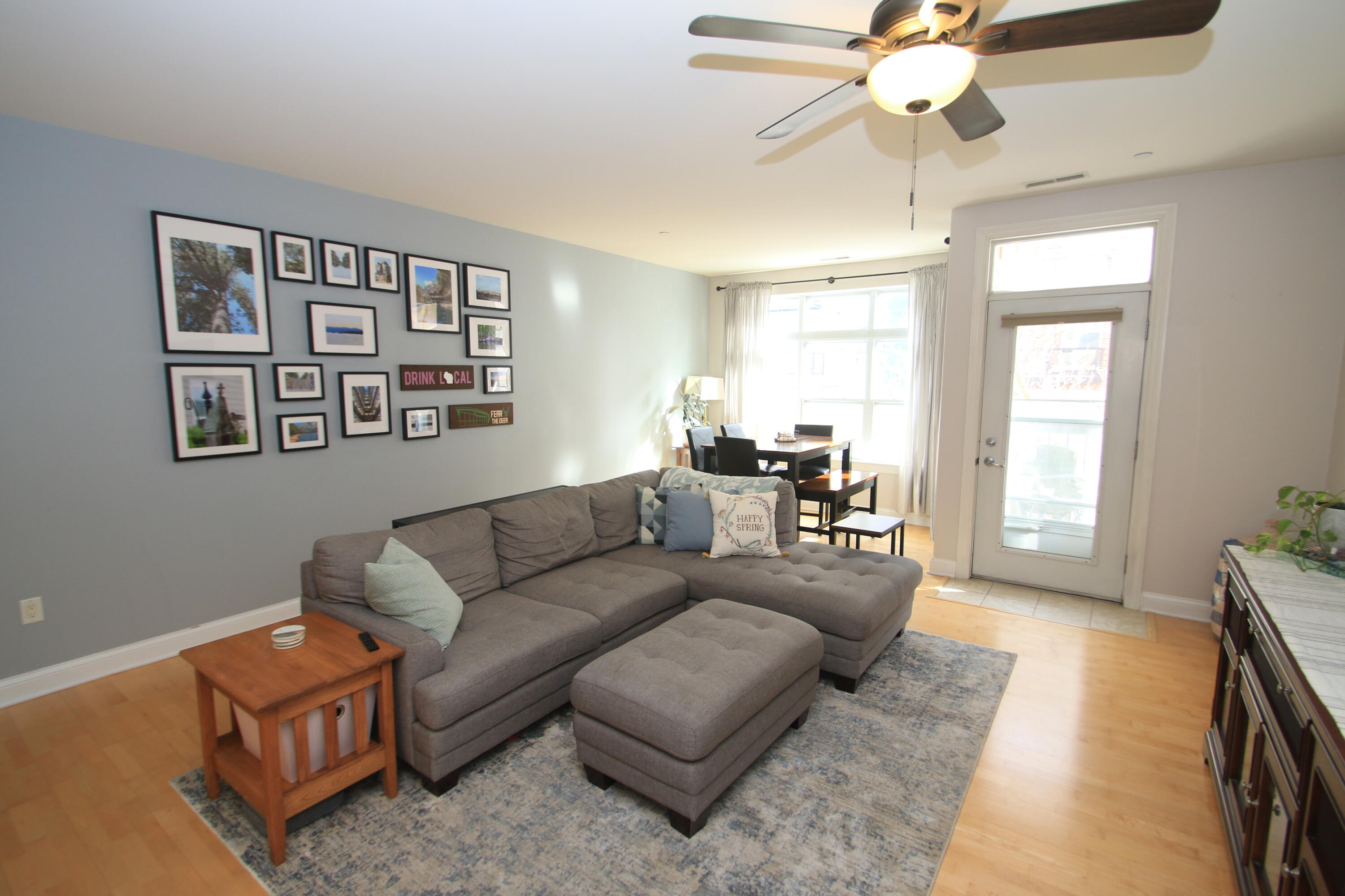 1915 North Water Street, Unit 300 Milwaukee, WI 53202 - Photo 2 of 28 Living Room