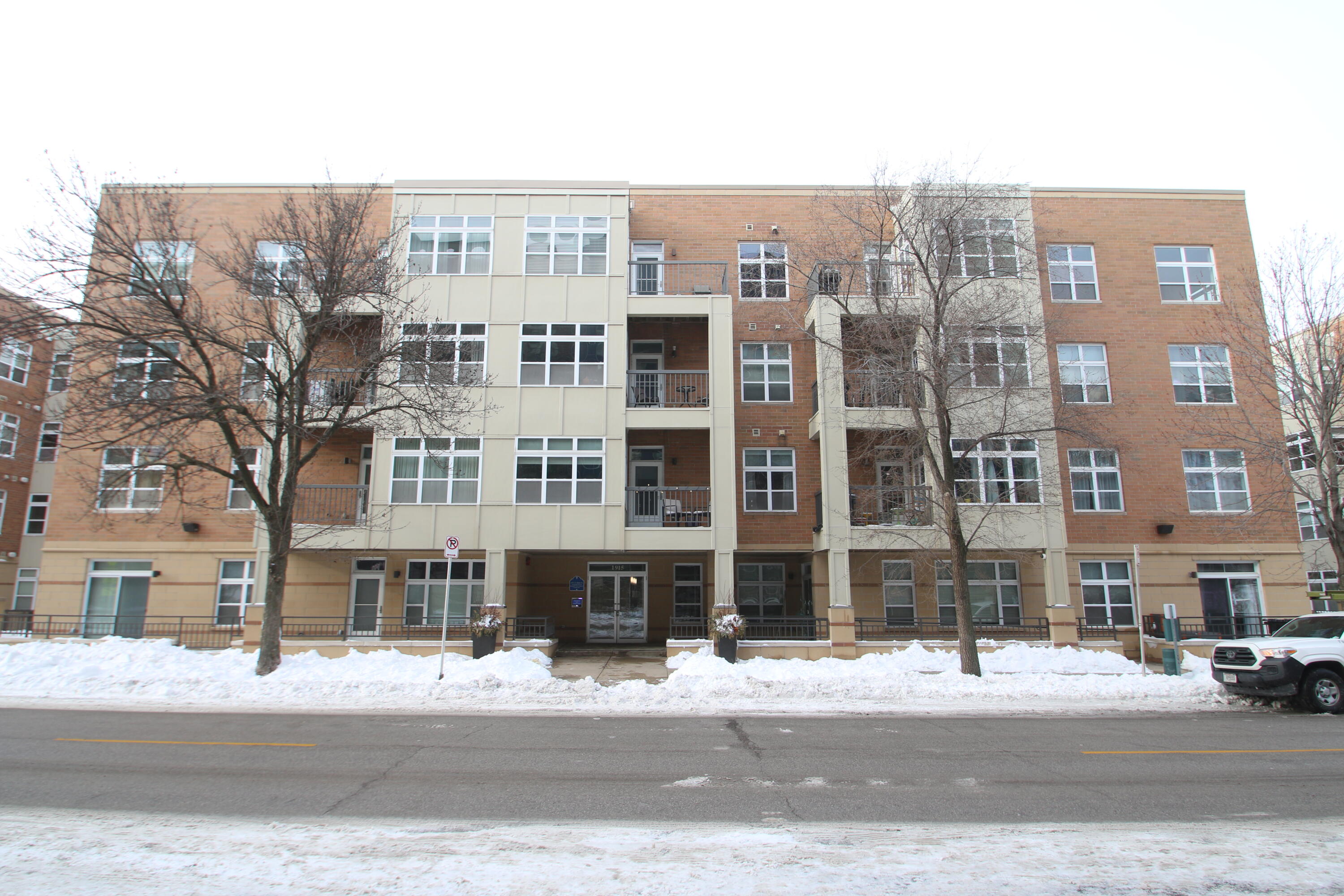1915 North Water Street, Unit 300 Milwaukee, WI 53202 - Photo 26 of 28 Front of Building