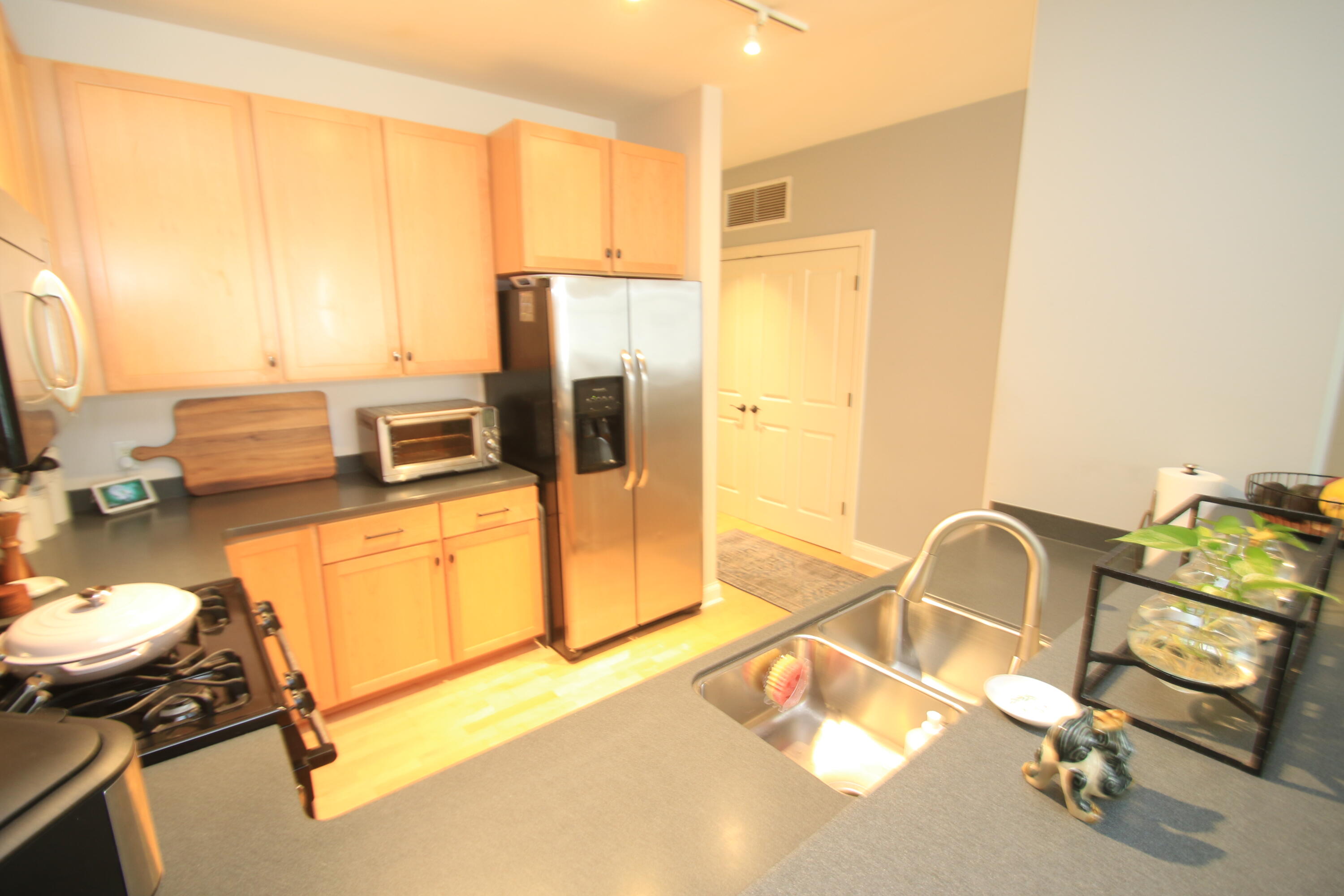 1915 North Water Street, Unit 300 Milwaukee, WI 53202 - Photo 7 of 28 Kitchen