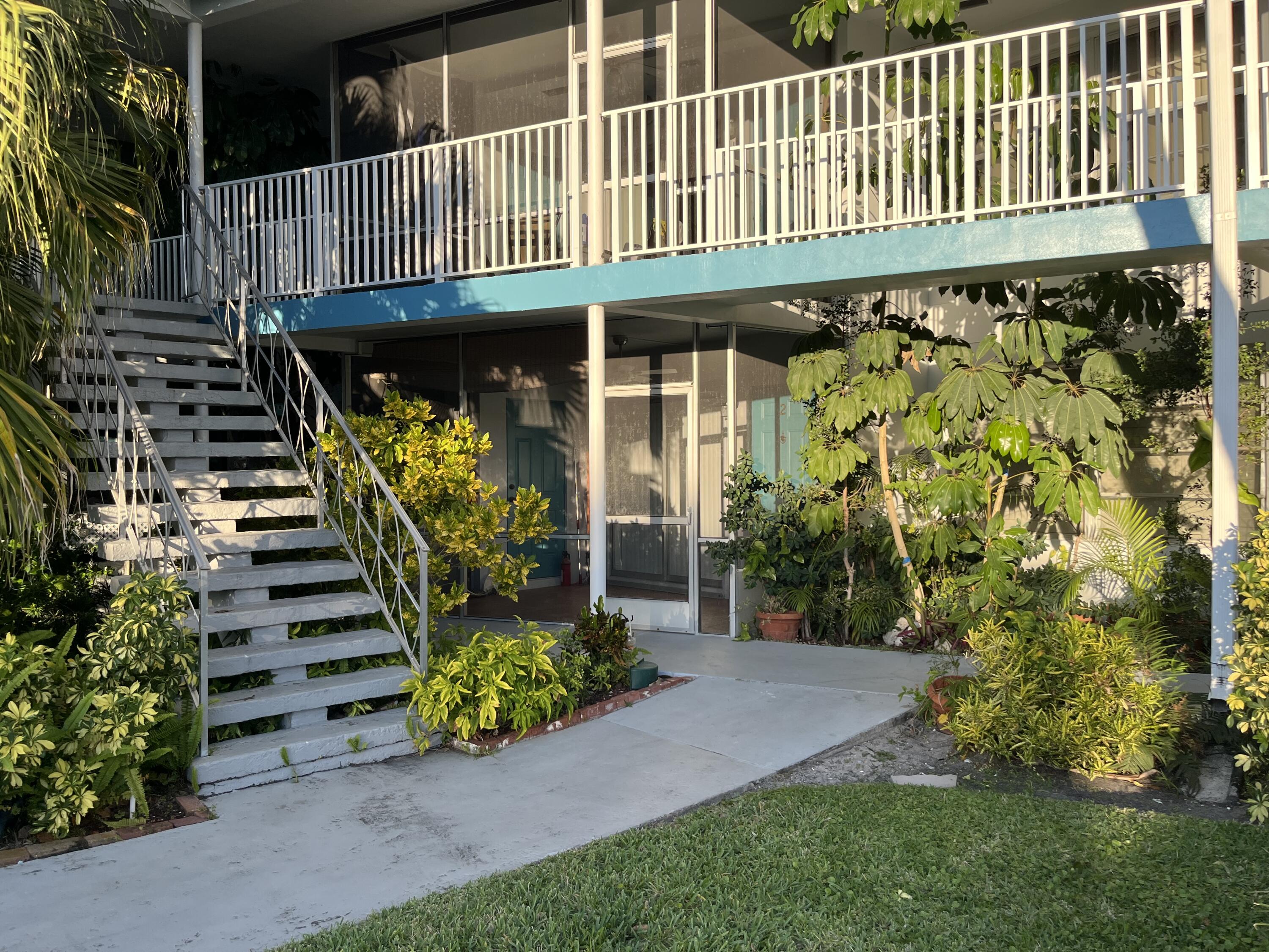 2748 Northeast 28th Avenue, Unit 2 Lighthouse Point, FL 33064 - Photo 2 of 38 IMG_9503