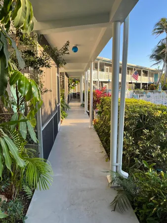 $2,550 | 2748 Northeast 28th Avenue, Unit 2, Lighthouse Point, FL 33064