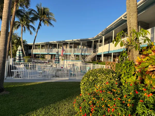 $2,550 | 2748 Northeast 28th Avenue, Unit 2, Lighthouse Point, FL 33064