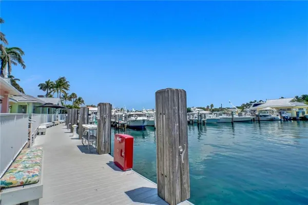 $2,550 | 2748 Northeast 28th Avenue, Unit 2, Lighthouse Point, FL 33064