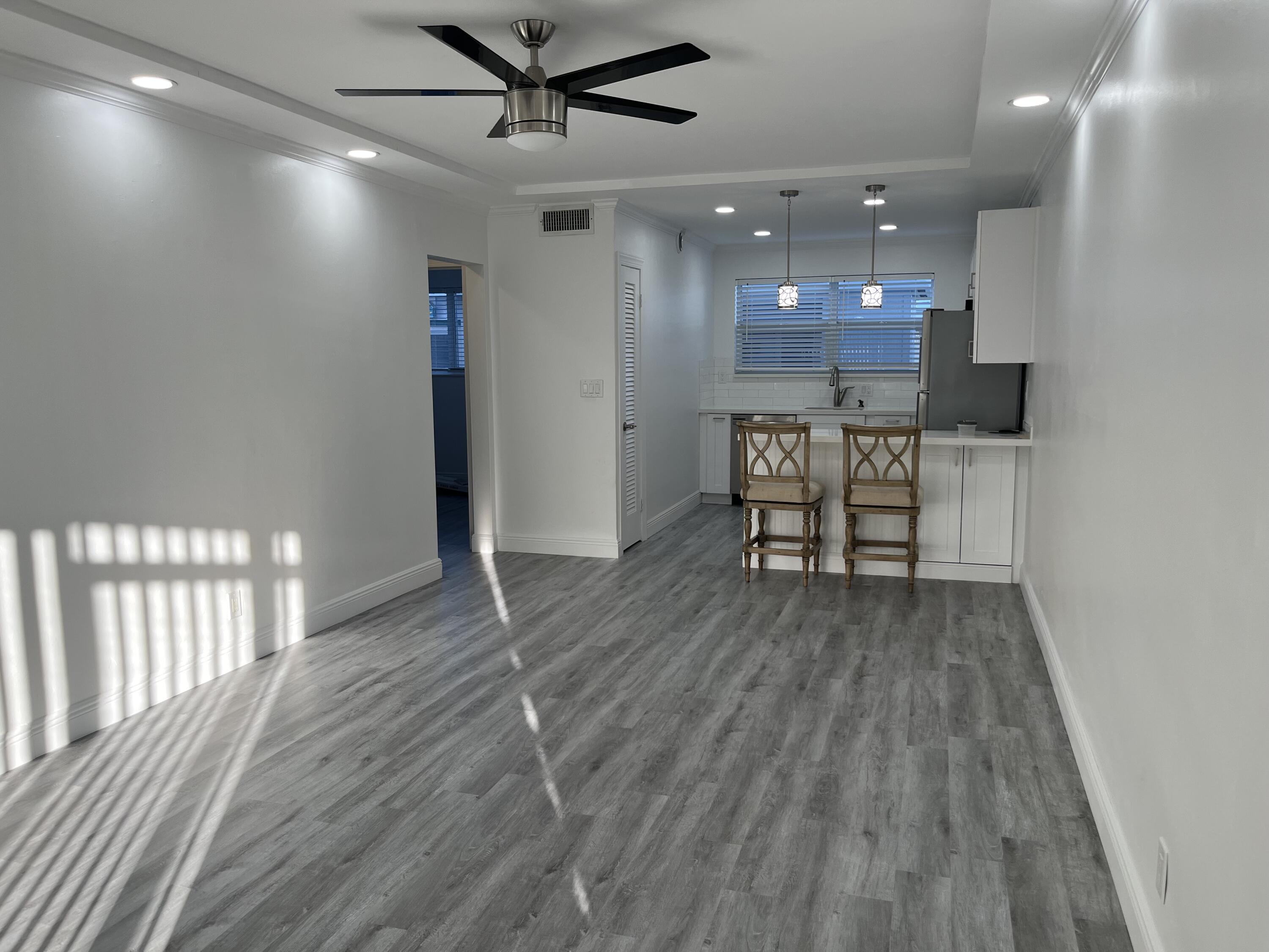 2748 Northeast 28th Avenue, Unit 2 Lighthouse Point, FL 33064 - Photo 7 of 38 IMG_9482