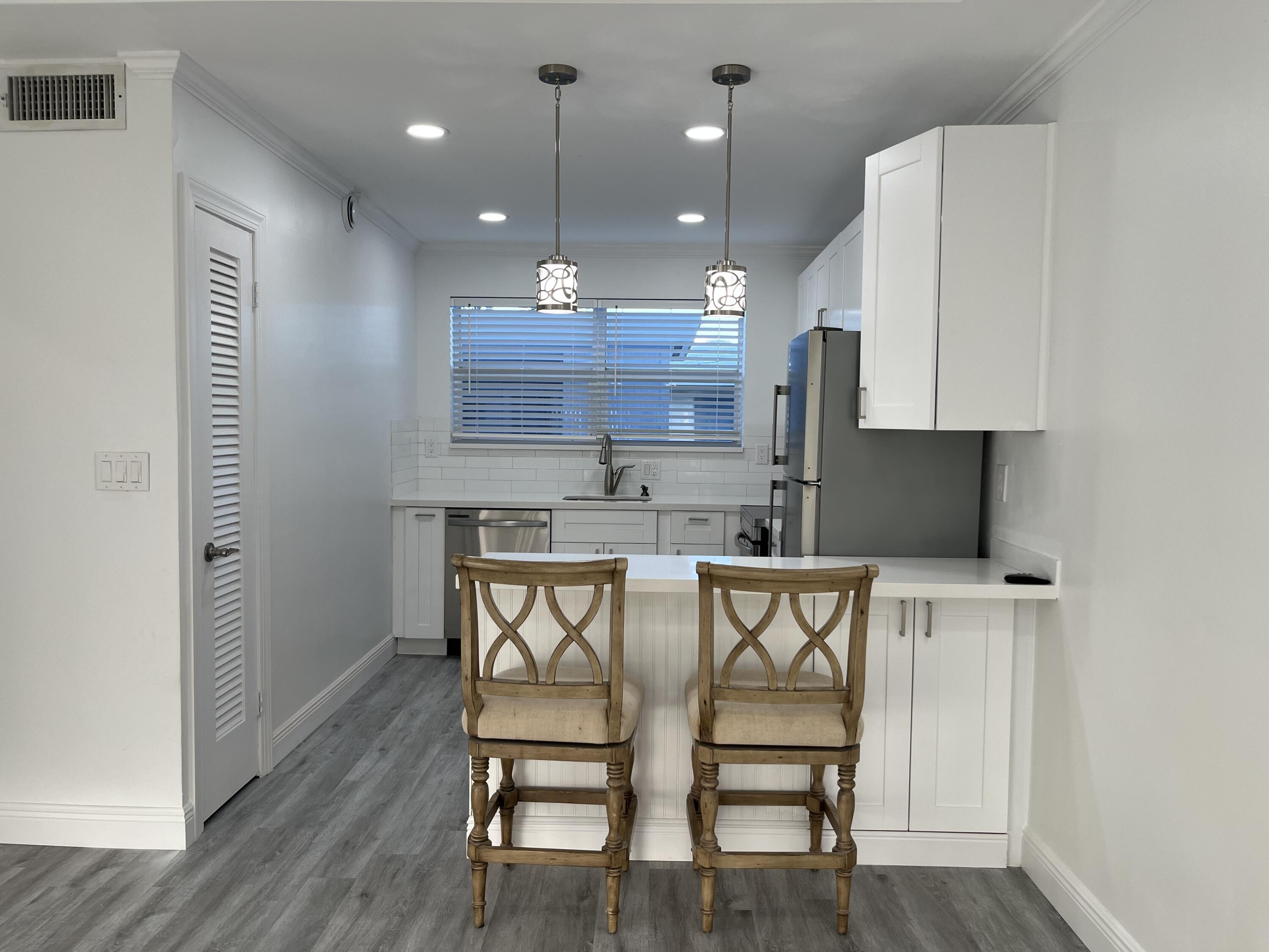 2748 Northeast 28th Avenue, Unit 2 Lighthouse Point, FL 33064 - Photo 8 of 38 IMG_9485