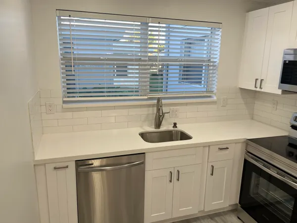 $2,550 | 2748 Northeast 28th Avenue, Unit 2, Lighthouse Point, FL 33064