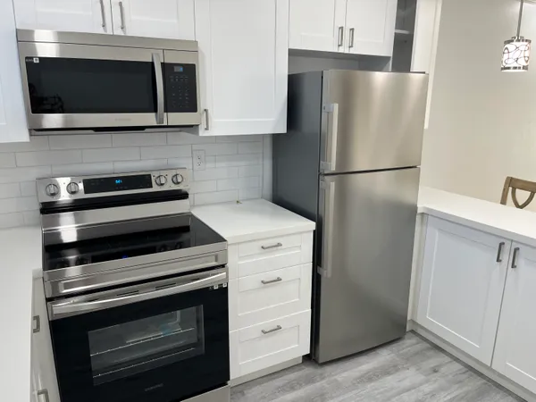 $2,550 | 2748 Northeast 28th Avenue, Unit 2, Lighthouse Point, FL 33064