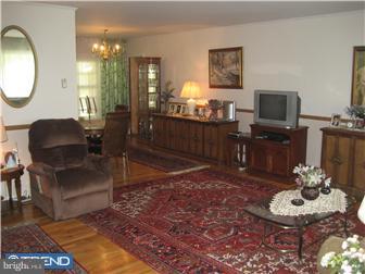 372 Ainslie Road Huntingdon Valley, PA 19006 - Photo 2 of 12 Dining Room
