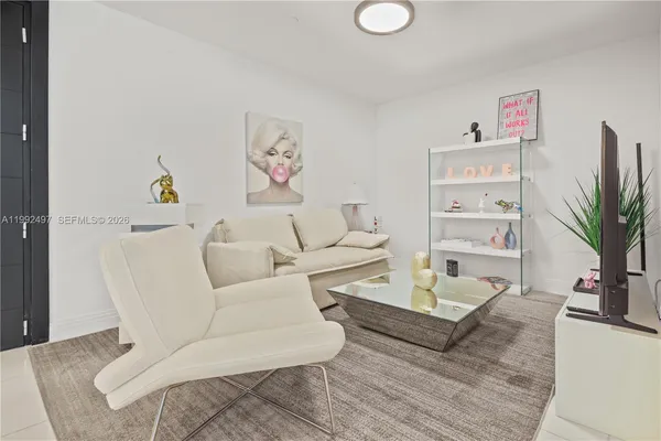 $8,000 | 200 Biscayne Blvd Way, Unit 5009, Miami, FL 33131