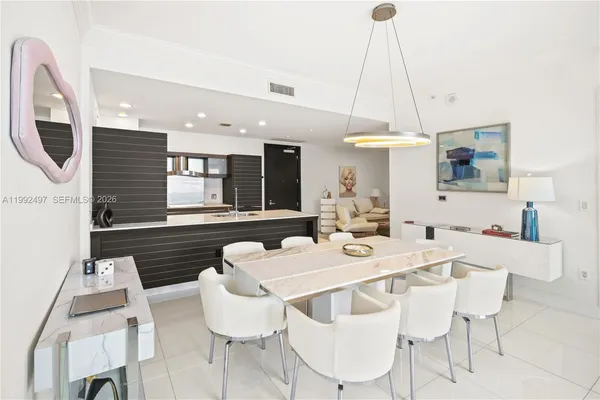 $8,000 | 200 Biscayne Blvd Way, Unit 5009, Miami, FL 33131