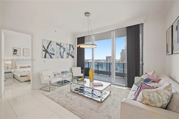 $8,000 | 200 Biscayne Blvd Way, Unit 5009, Miami, FL 33131