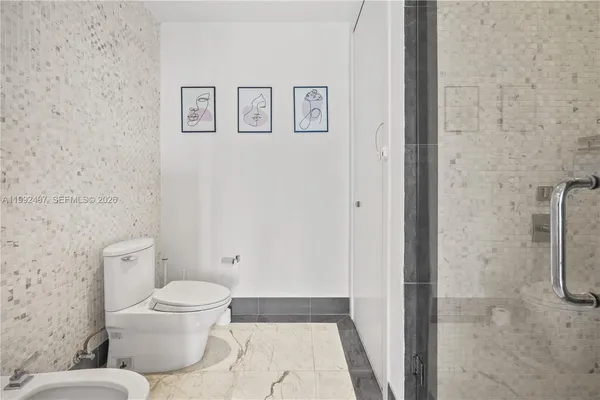 $8,000 | 200 Biscayne Blvd Way, Unit 5009, Miami, FL 33131