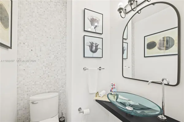 $8,000 | 200 Biscayne Blvd Way, Unit 5009, Miami, FL 33131