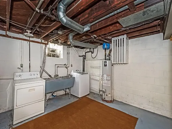 a view of a storage & utility room