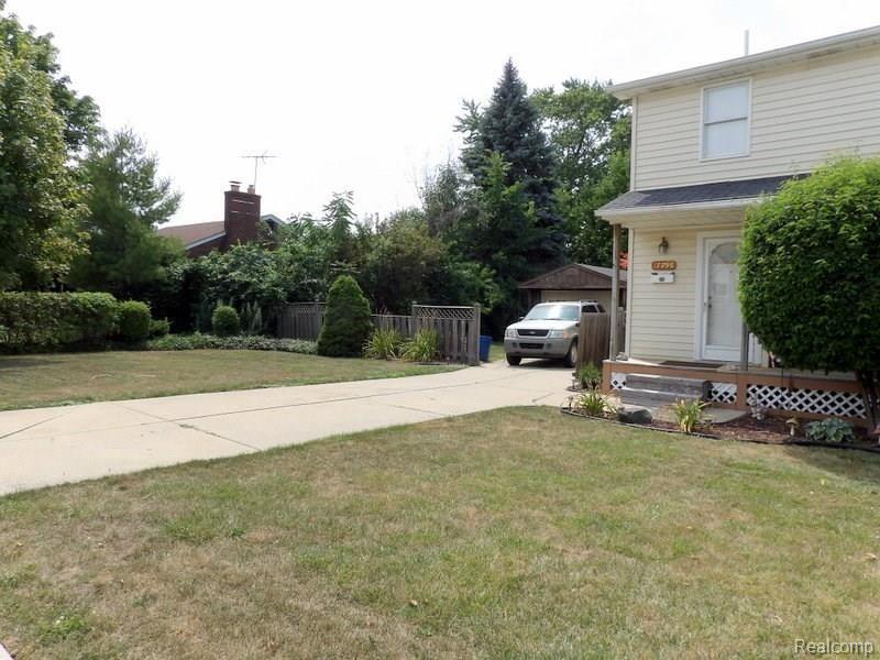 17796 Quarry Road Riverview, MI 48193 - Photo 2 of 27