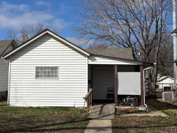 209 Southwest Van Buren Street, Topeka, KS 66603