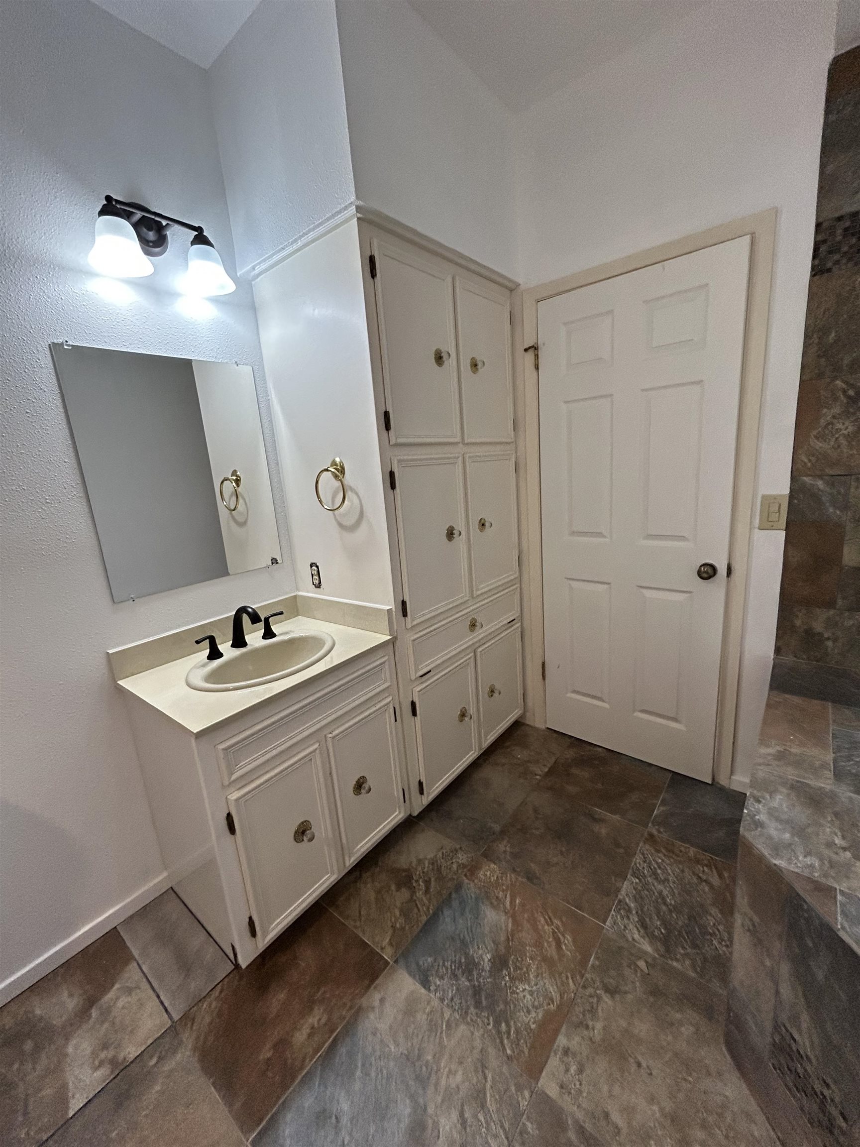 2005 King Road Marble Falls, TX 78654 - Photo 20 of 27