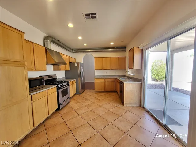 $2,330 | 1158 Founders Court, Henderson, NV 89074