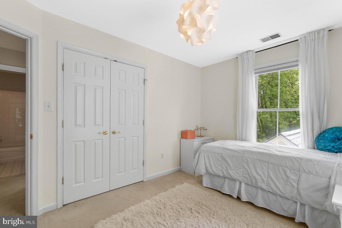 204 Hart Road Gaithersburg, MD 20878 - Photo 31 of 67 Bedroom 2