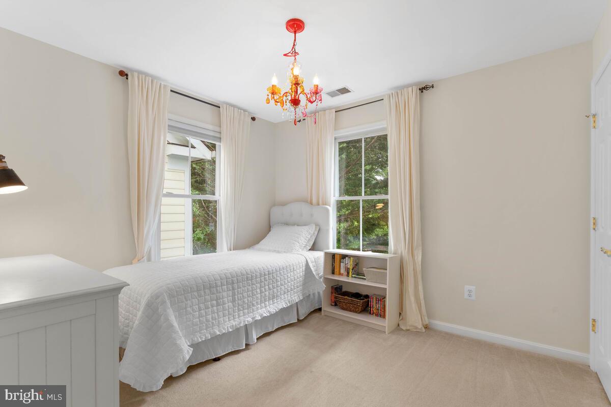 204 Hart Road Gaithersburg, MD 20878 - Photo 33 of 67 Bedroom 3