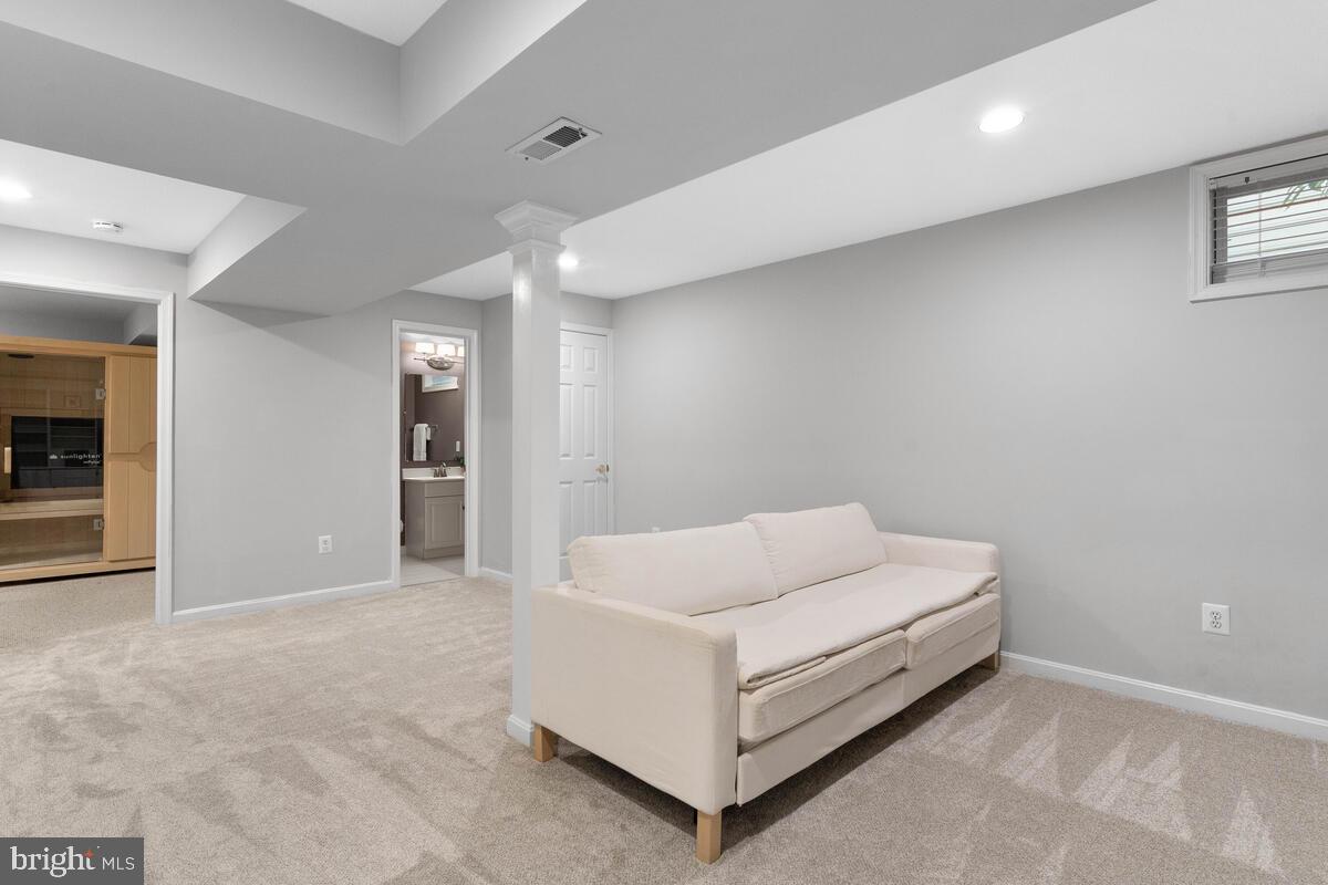 204 Hart Road Gaithersburg, MD 20878 - Photo 39 of 67