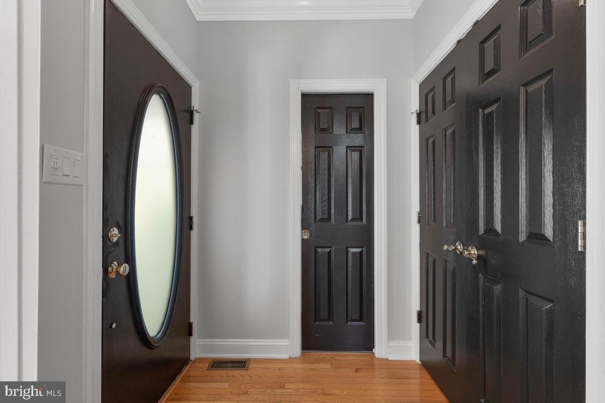 204 Hart Road Gaithersburg, MD 20878 - Photo 5 of 67 Newly painted interior