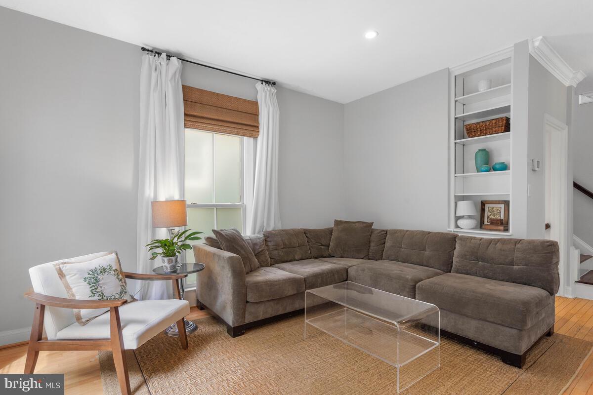 204 Hart Road Gaithersburg, MD 20878 - Photo 9 of 67 Family Room