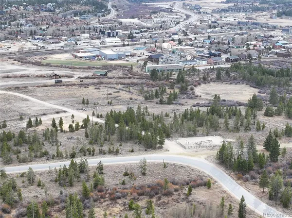 a view of a dry field