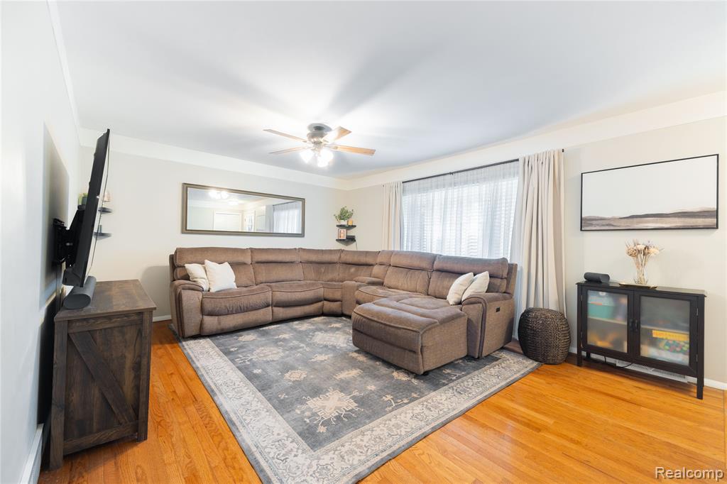22205 Meridian Road Grosse Ile, MI 48138 - Photo 7 of 42 Gallery Image 7