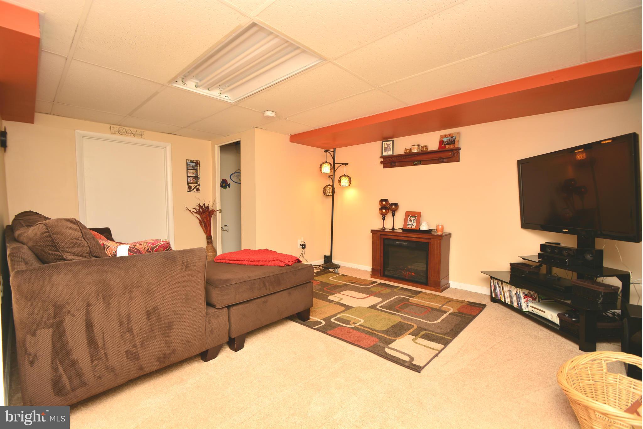 7520 Rabon Avenue Baltimore, MD 21222 - Photo 22 of 30 Family Room
