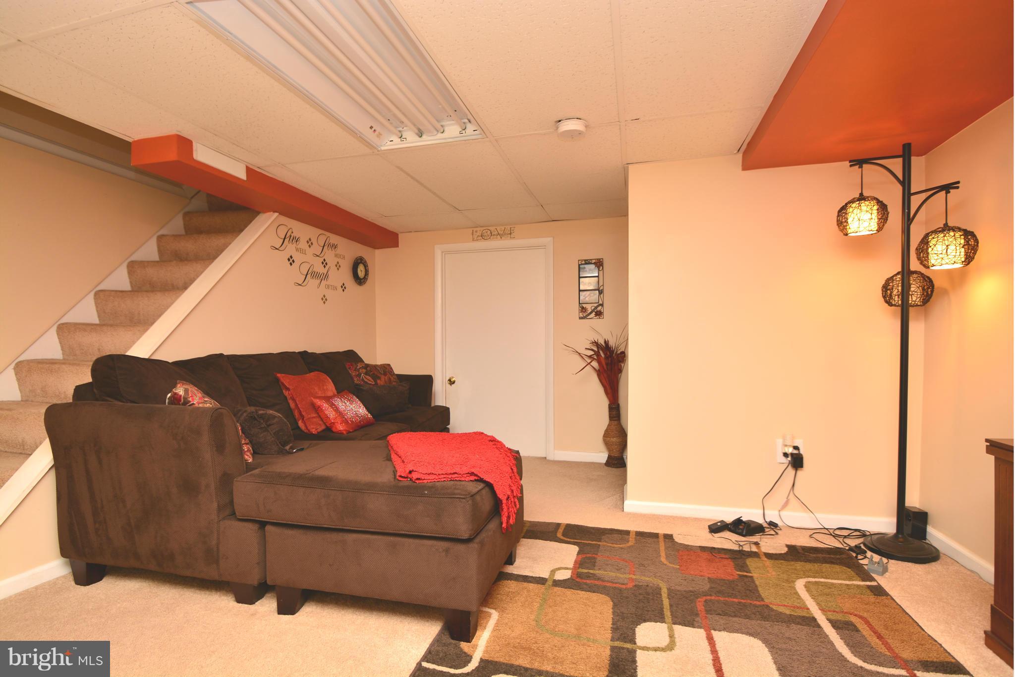 7520 Rabon Avenue Baltimore, MD 21222 - Photo 23 of 30 Family Room