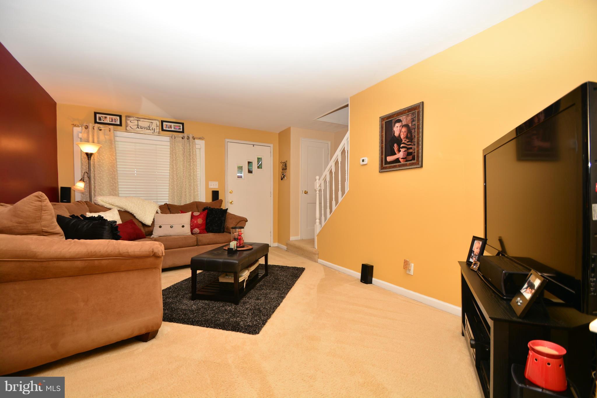 7520 Rabon Avenue Baltimore, MD 21222 - Photo 4 of 30 Living Room