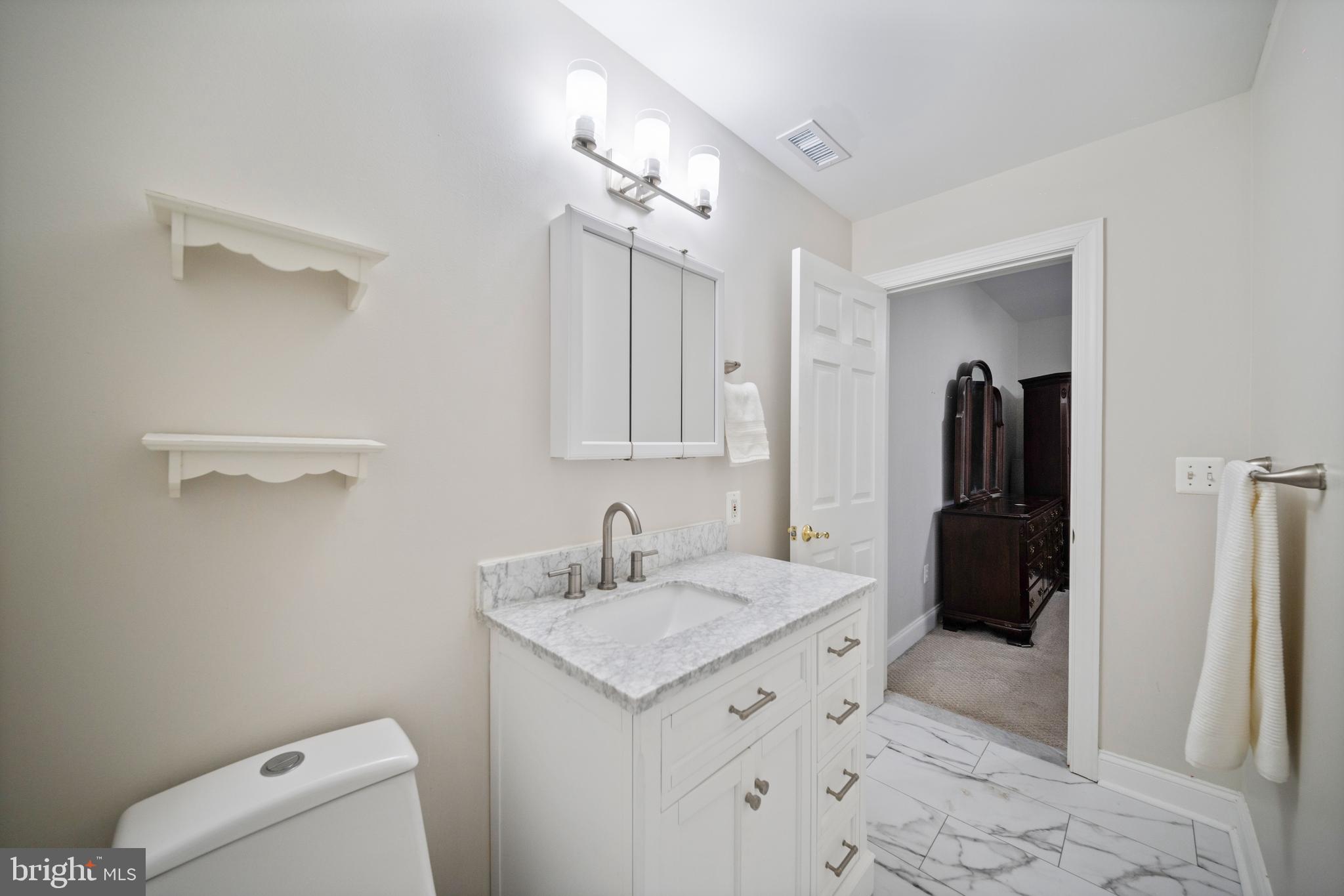 505 Pond View Lane Hunt Valley, MD 21030 - Photo 43 of 79 Updated full bath with tub/shower