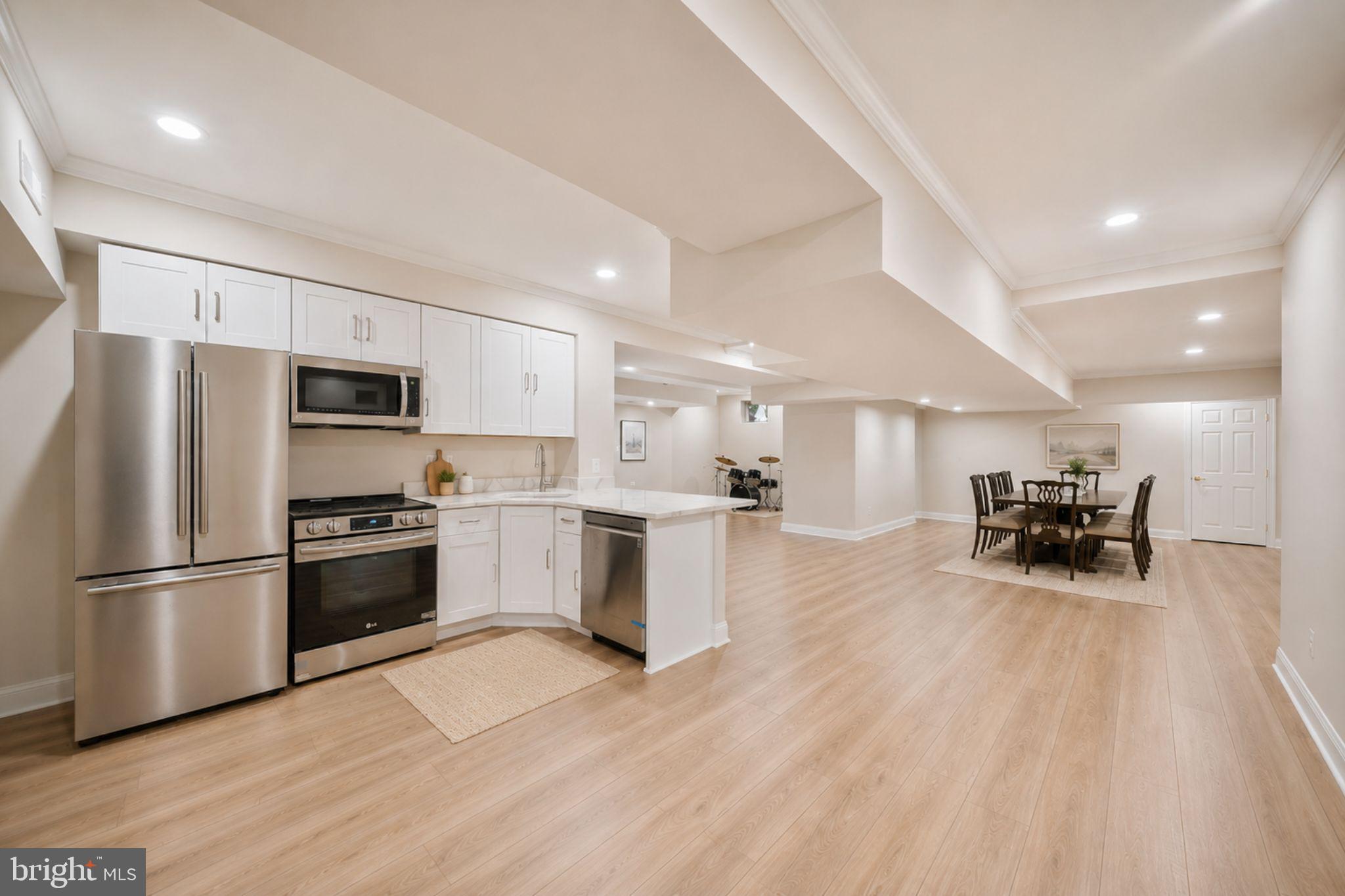 505 Pond View Lane Hunt Valley, MD 21030 - Photo 41 of 104 Virtual Stage - Lower level full kitchen