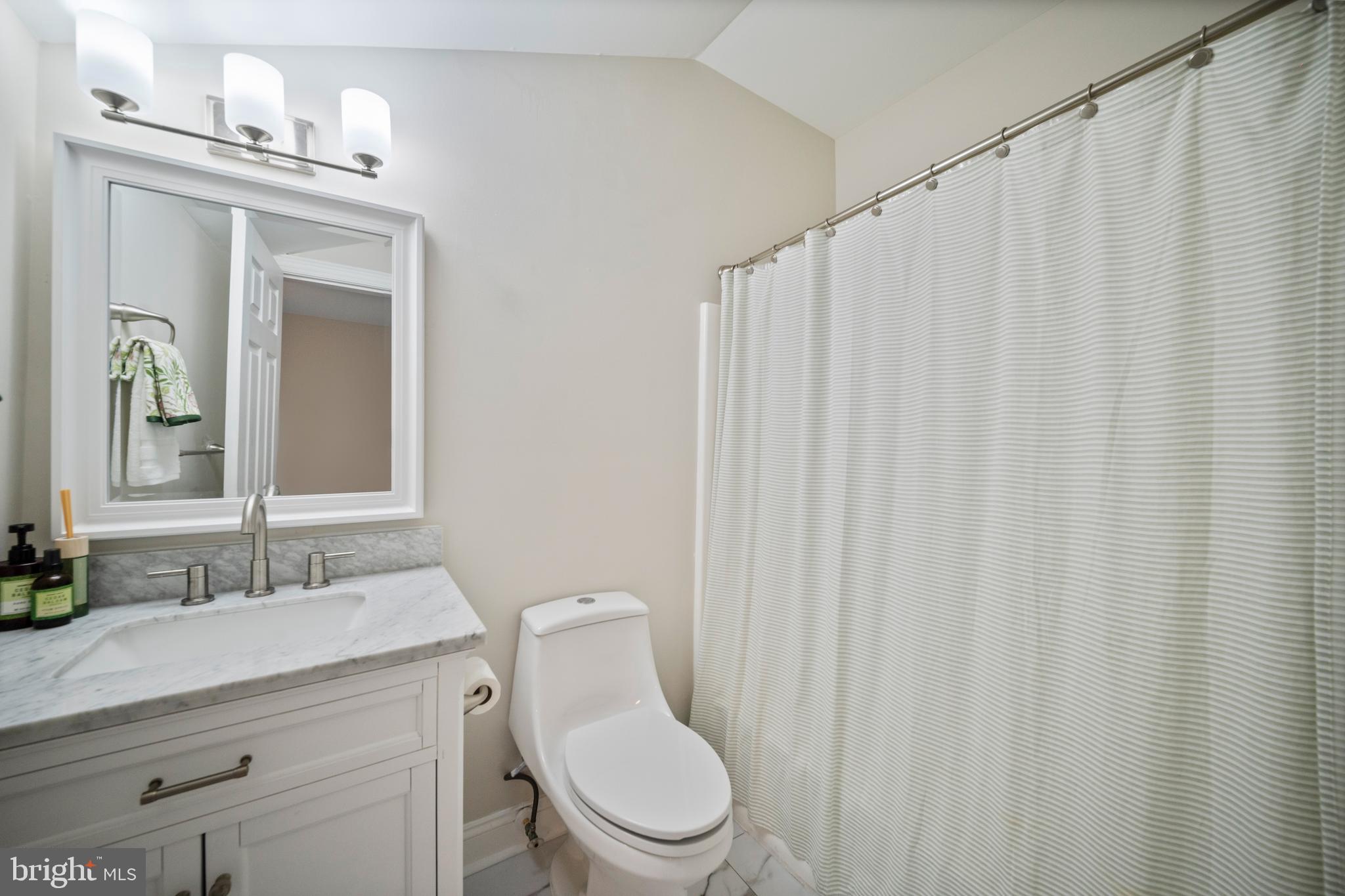 505 Pond View Lane Hunt Valley, MD 21030 - Photo 45 of 79 Updated full bath with tub/shower