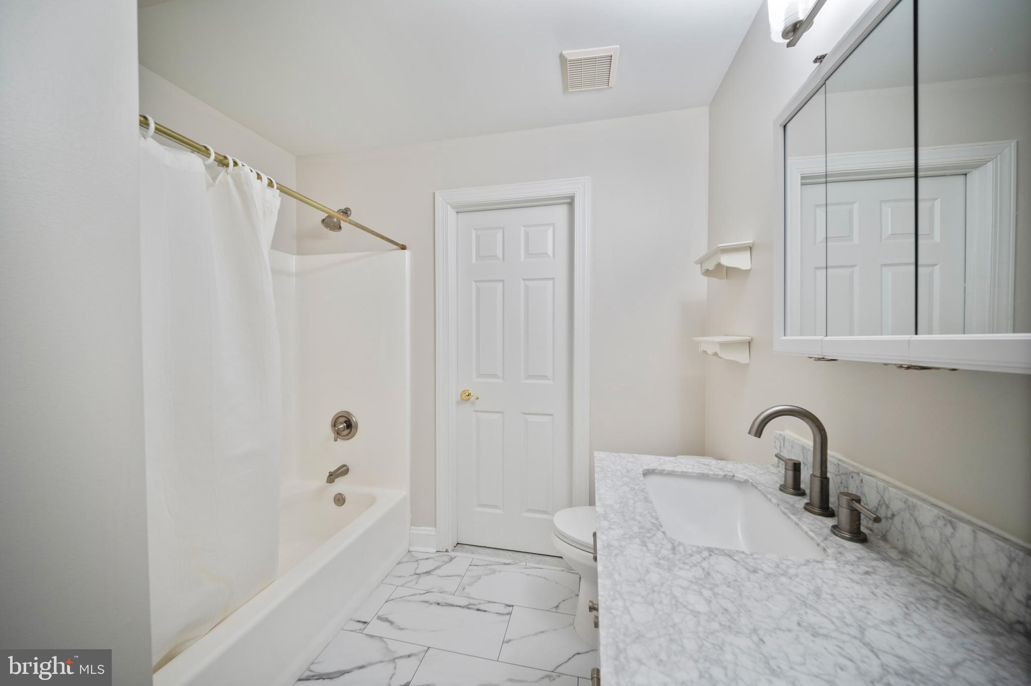 505 Pond View Lane Hunt Valley, MD 21030 - Photo 49 of 79 Updated full bath with tub/shower