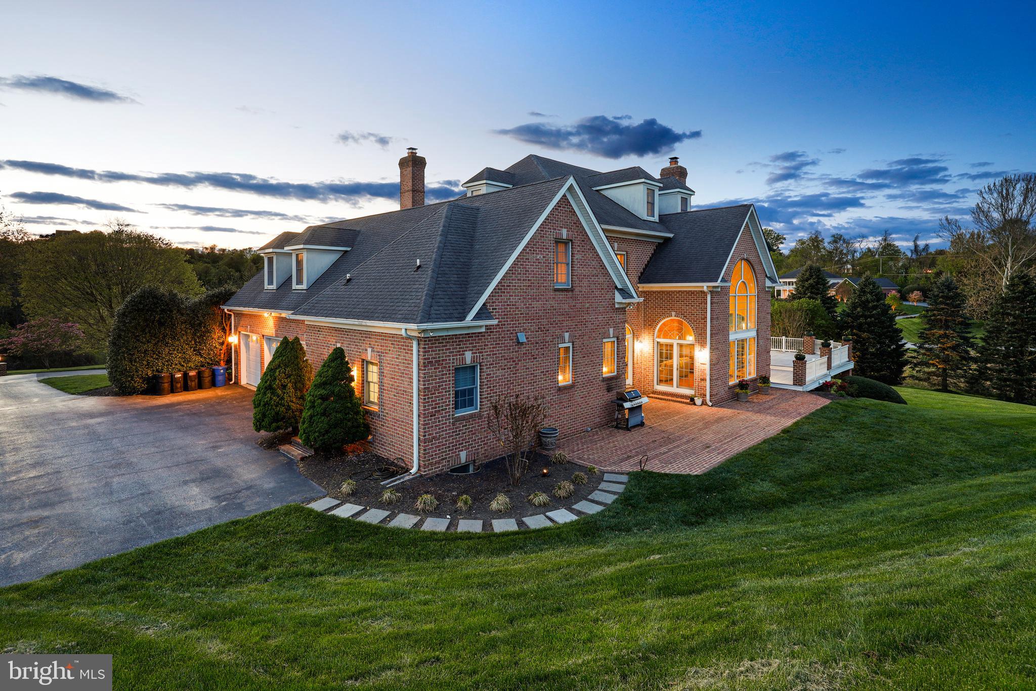 505 Pond View Lane Hunt Valley, MD 21030 - Photo 55 of 104 Exterior patio view at twilight