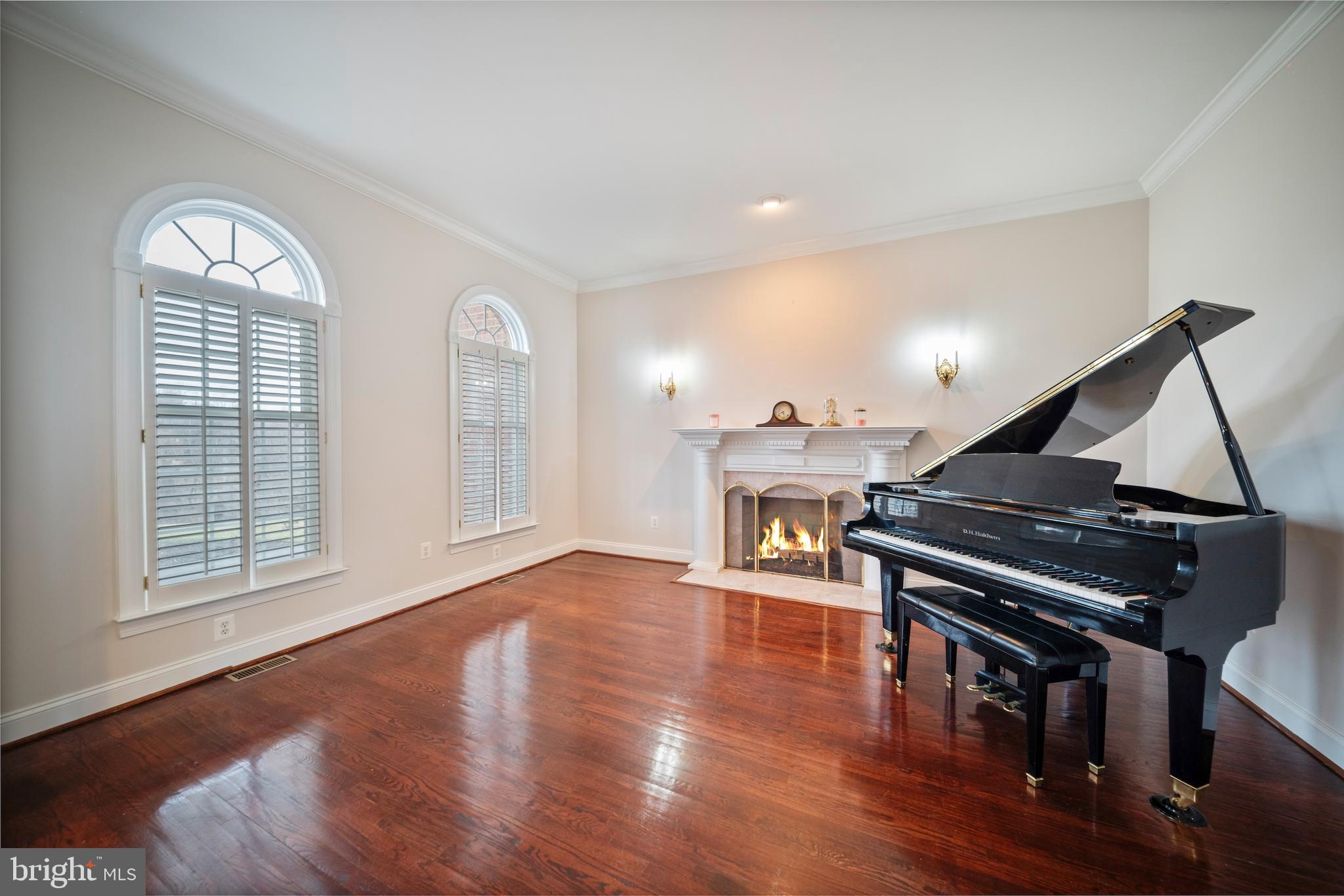 505 Pond View Lane Hunt Valley, MD 21030 - Photo 59 of 104 a living room with furniture and a piano