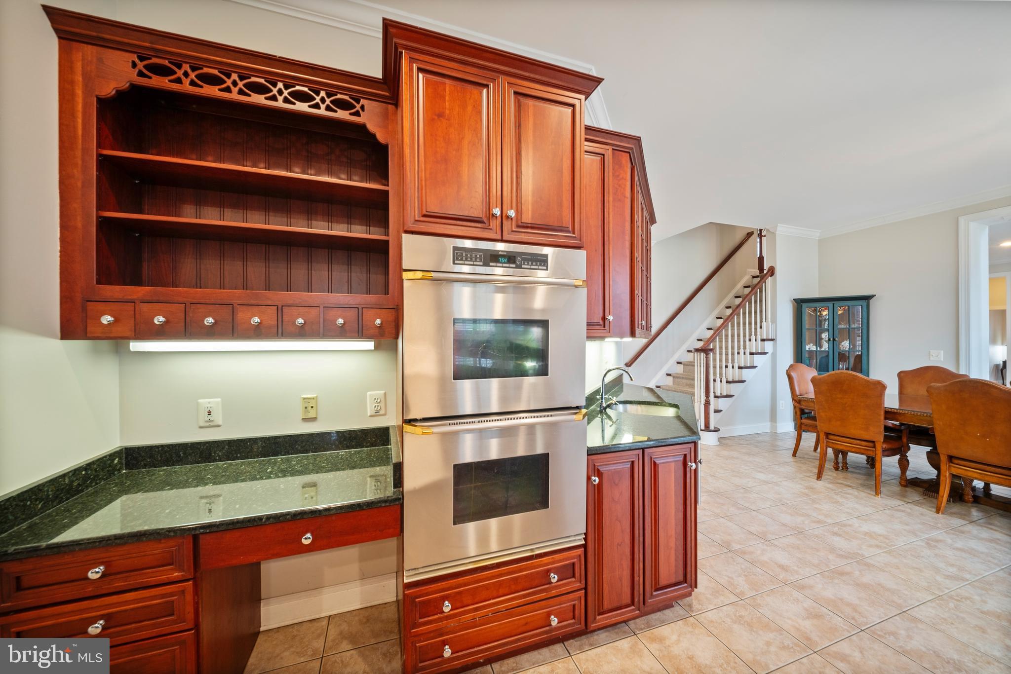 505 Pond View Lane Hunt Valley, MD 21030 - Photo 66 of 104 Double-oven and desk space