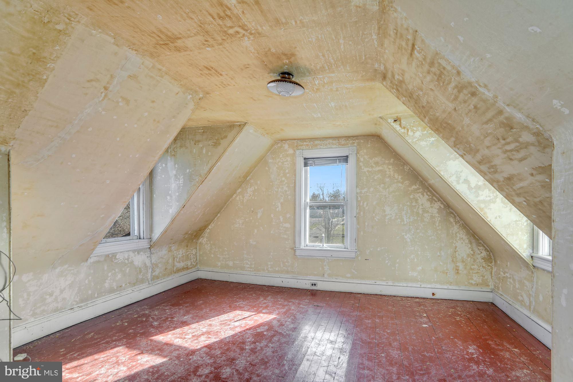 138 Pitman Avenue Pitman, NJ 08071 - Photo 27 of 32 a view of entryway