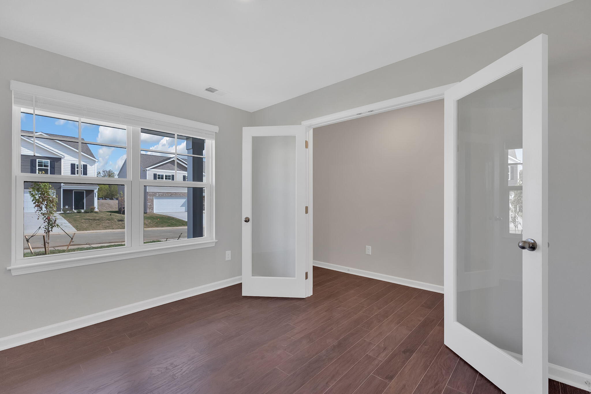 1240 Cherry Grove Greeneville, TN 37745 - Photo 2 of 14 2-web-or-mls-217A0396